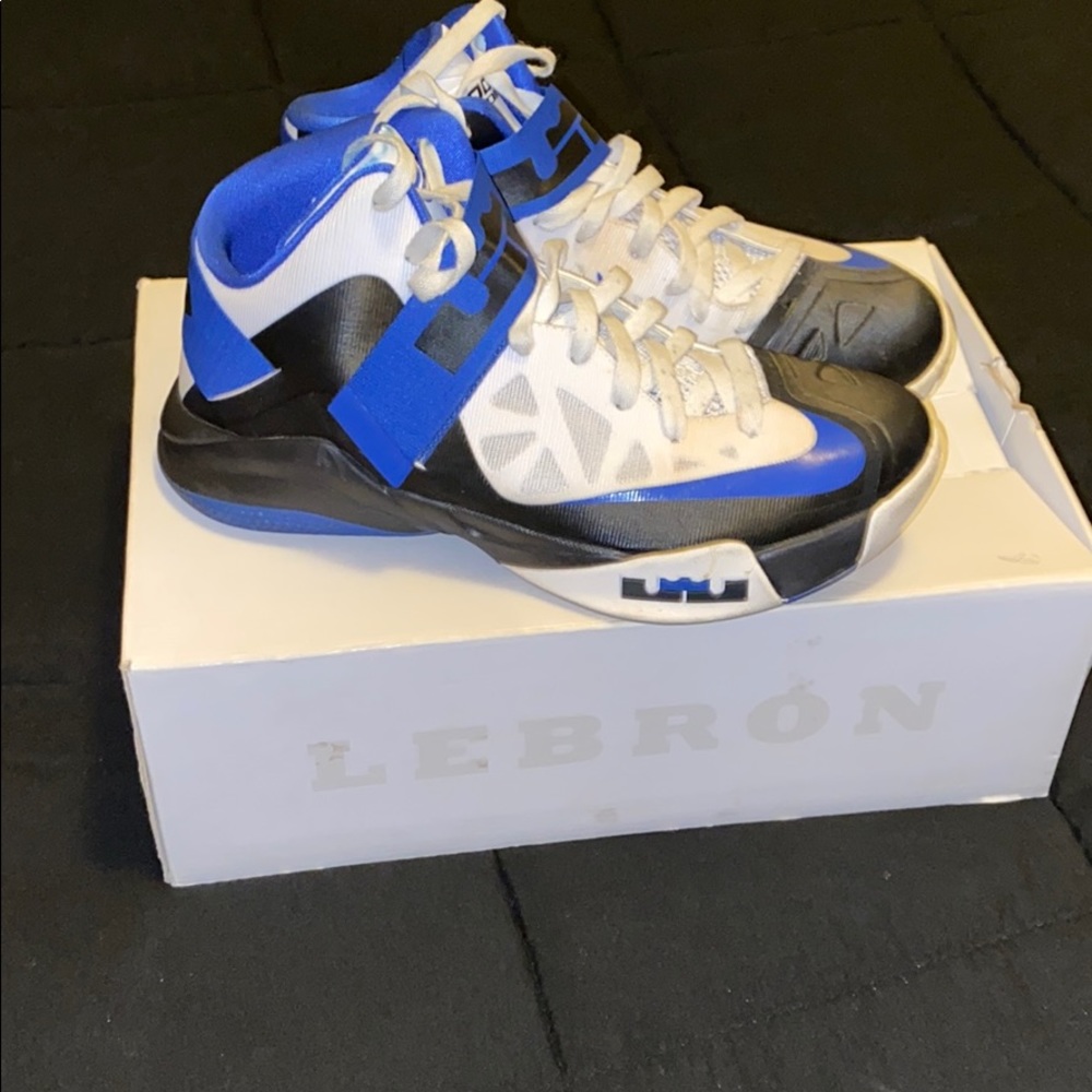 Lebron Nike’s